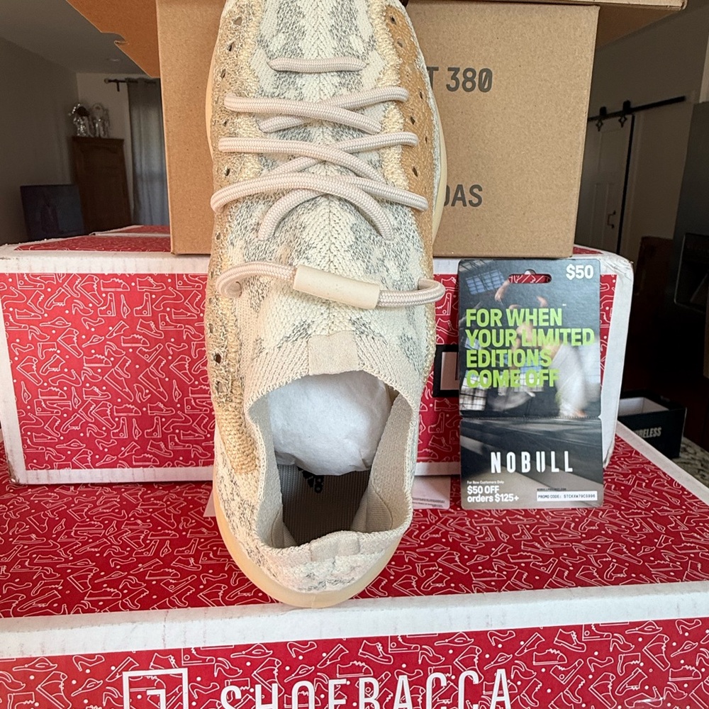 Yeezy Cream and Tan Replacement Laces with Inner Card